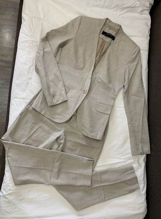 Продам несколько платьев