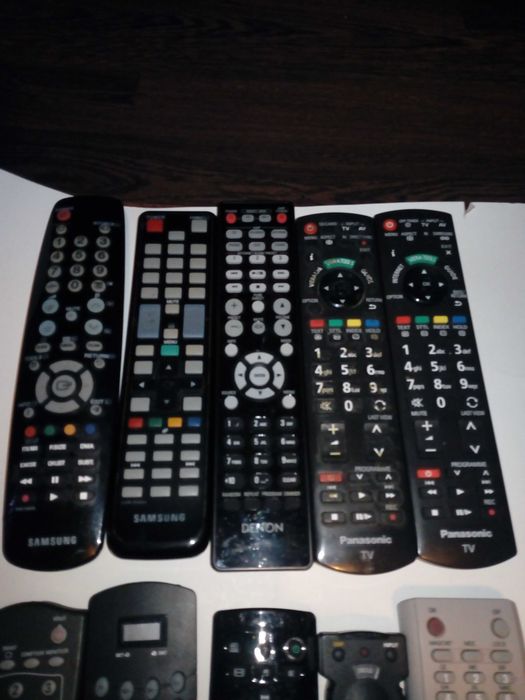 Telecomenzi universale originale tv,dvd,video,combine, tuner etc.