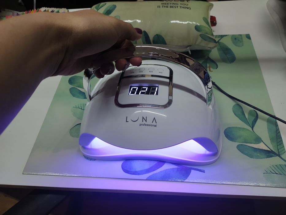 Продам УФ лампу фирмы Luna