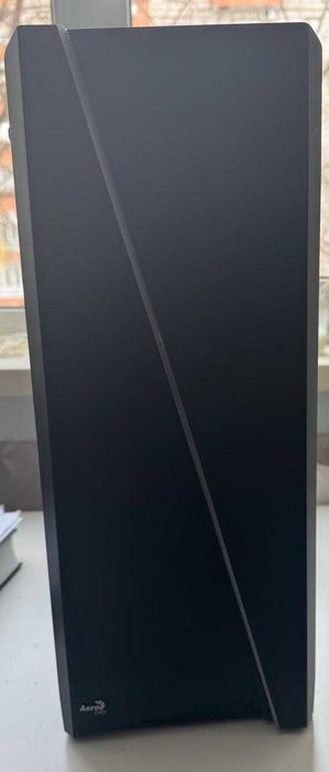 Продам системный корпус AeroCool