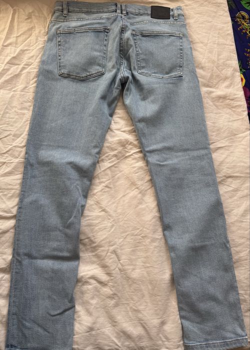 Джинсы от бренда ZARA