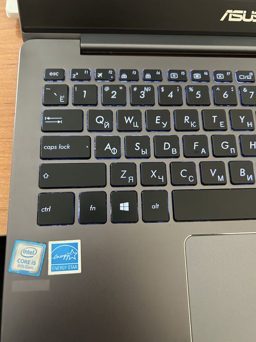 Ульрабук Asus Zenbook UX331FA