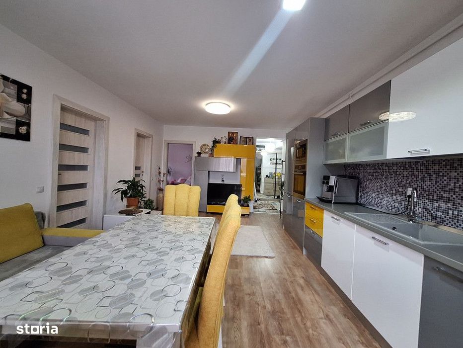 Apartament cu 3 camere, balcon, zona Stejarului — fotografia 3