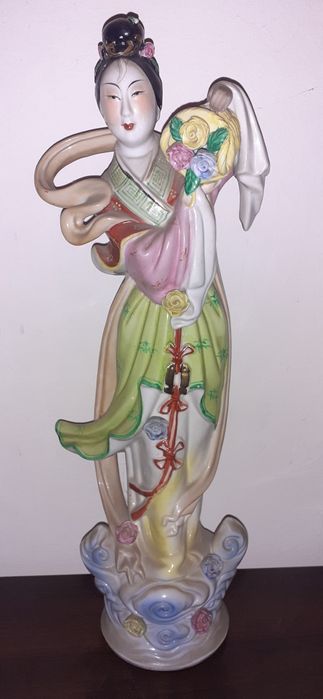 Triptic budist chinezesc: Zeița Guan Yin flancată de fiinte iluminate (în oglindă pentru armonie Feng Shui)