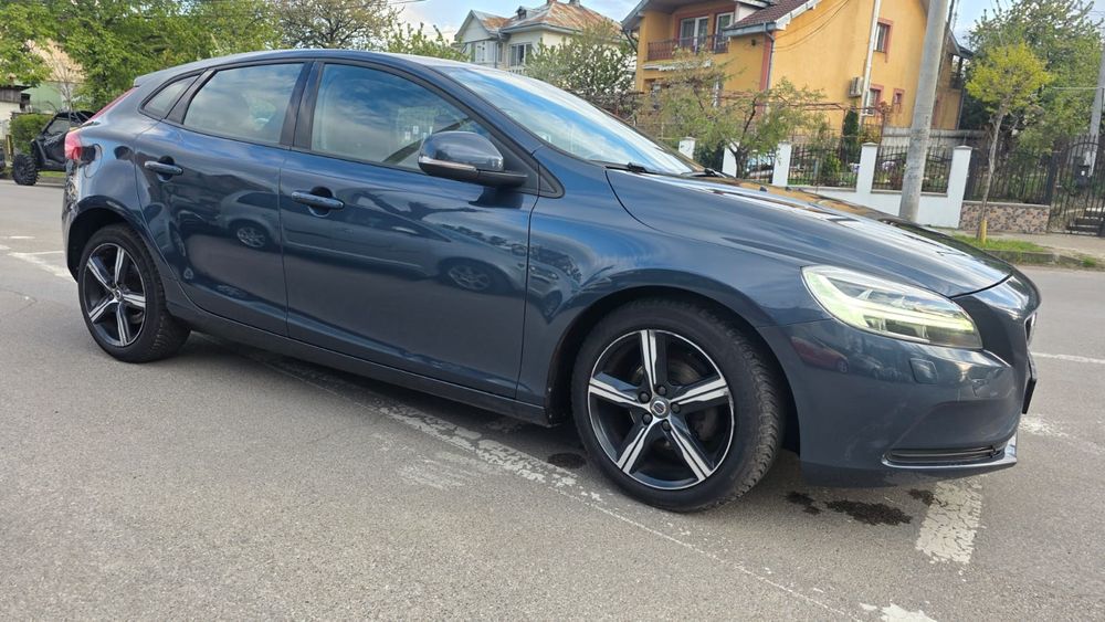 Volvo V40 2.0 D2 * An 2017* Euro 6 * Cutie Manuala