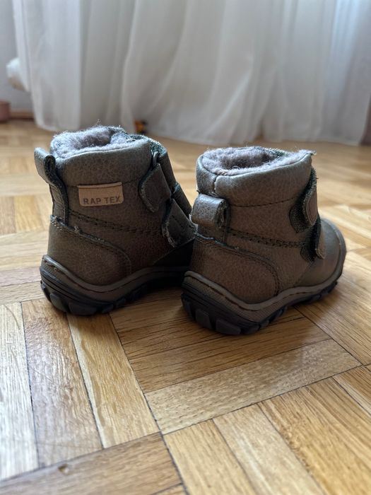 Papuci imblaniti pentru baieti, mărimea 20 si 21, 70 lei 2 perechi