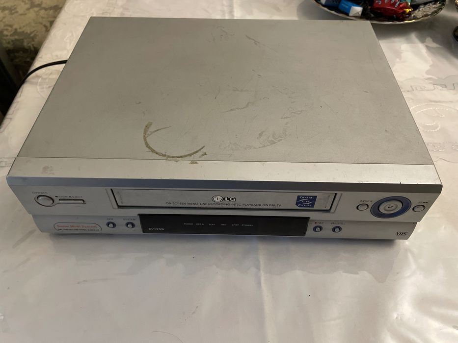 видеомагнитофон LG