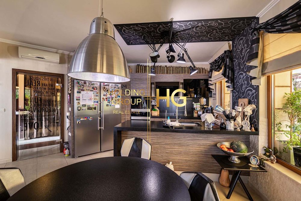 Къща в Варна-м-т Зеленика площ 350