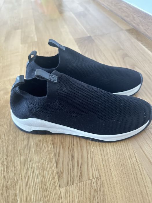 Кроссовки женские