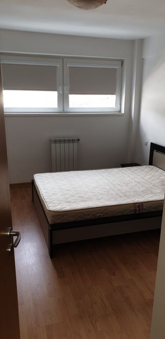 Apartament ultracentral de închiriat 2 camere cu loc de parcare.