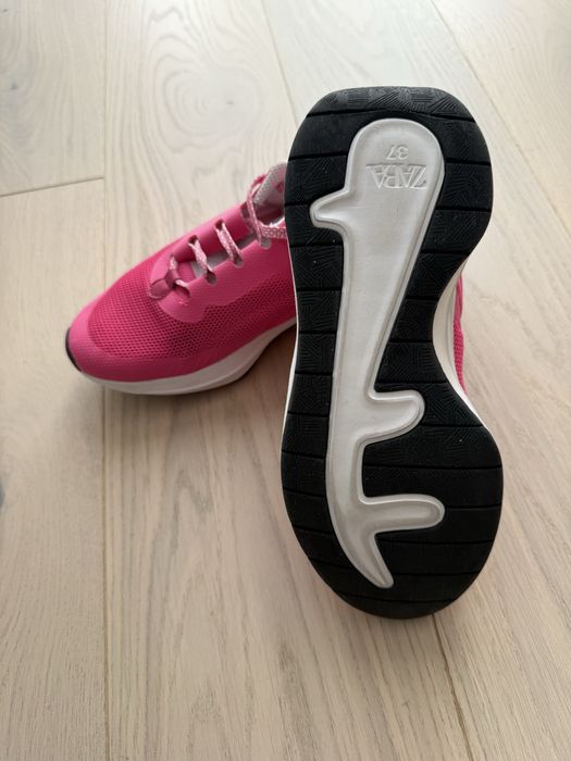 Adidasi panza Zara