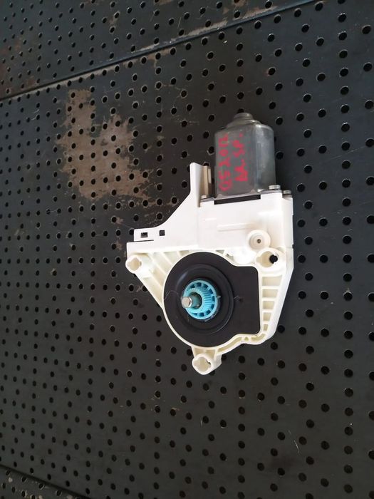 Motoras macara dreapta spate audi q5 8r 8k0959812a