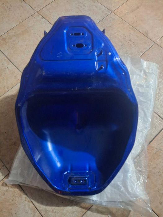 Резервуар за Yamaha R1 2000година