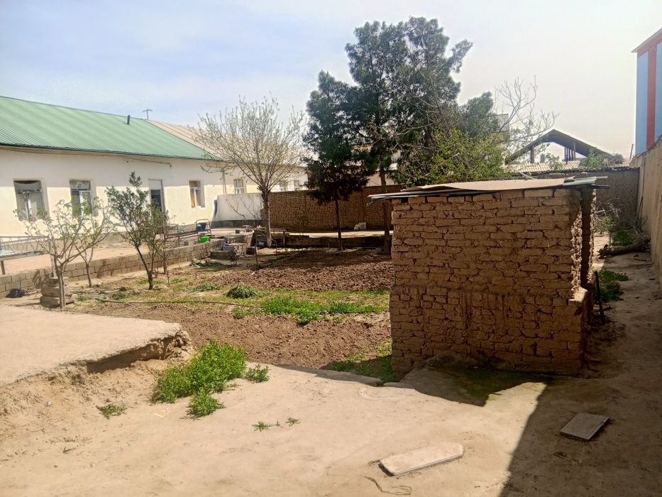 Uy sotiladi yashil dunyo bozoriga piyoda 5 minutlik yo'l