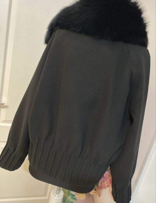 Palton scurt, superb Max Mara