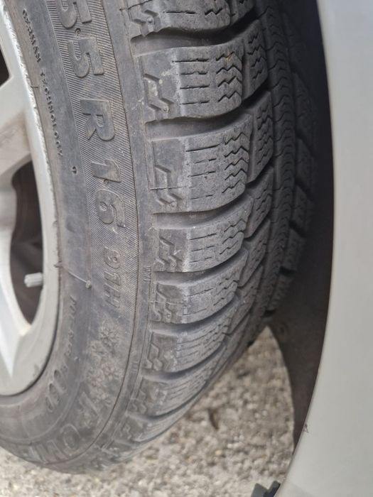 Anvelope de iarna 205 55 16  în stare foarte bună - Dot 2019