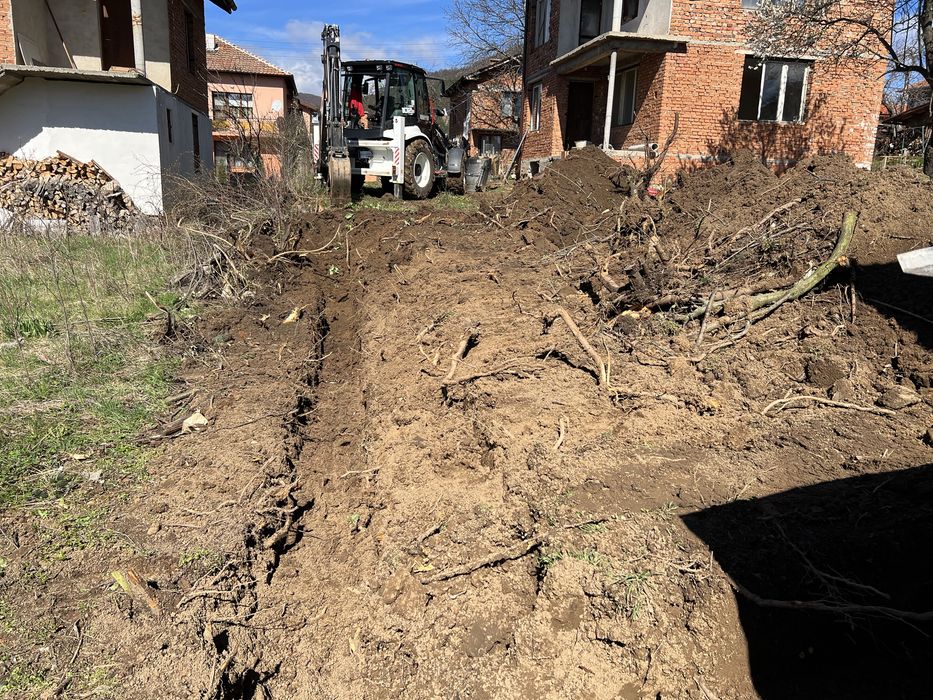 Услуги с комбиниран багер за София и района!