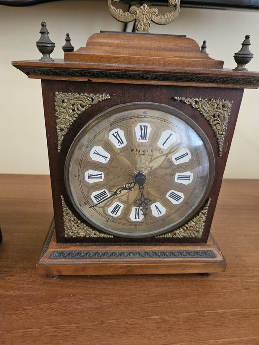 Часовници - един немски, два руски