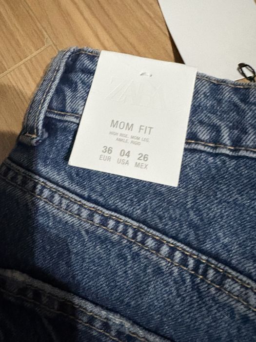 Blugi Mom Fit Zara