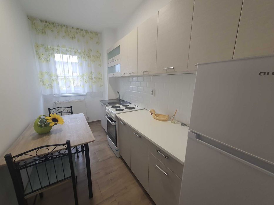 PF inchirez ap 2 camere decomandate cu parcare zona Buna Ziua