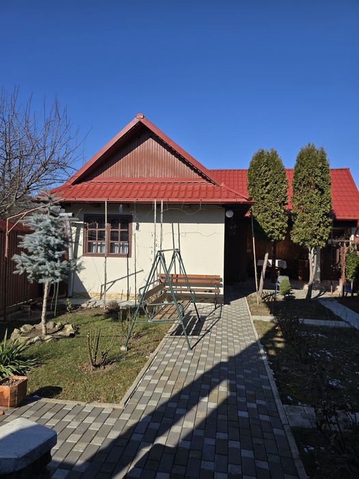 Casa  cărămidă D+P+E+M 356 m2, bucătărie de vara 58m2, teren 385 m2