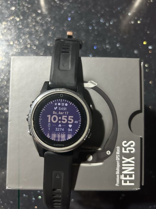 Часы Garmin fenix 5s