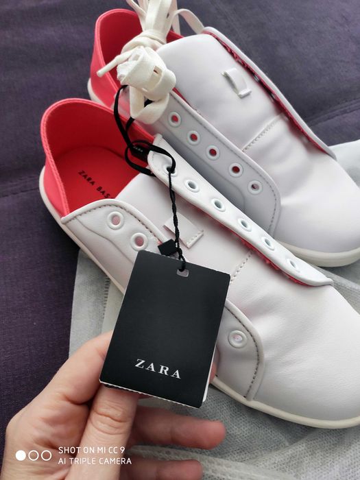 ZARA нови летни бели кецове