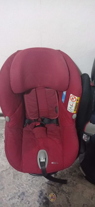 Автомобильное кресло