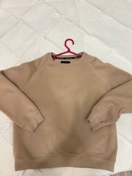 Продам бежевый свитшот