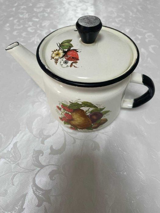 Эмалированный чайник винтаж, с фруктовым рисунком, СССР