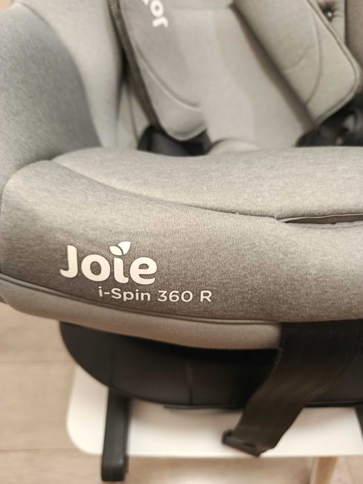 Столче за кола Joie i-Spin 360 в цвят Gray Flannel.