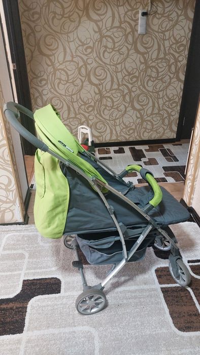 Продам коляску прогулочную