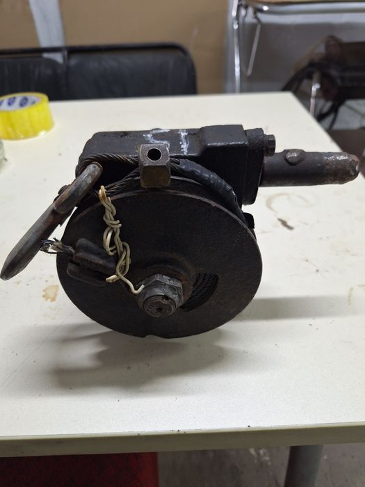 Продам Лебедку .