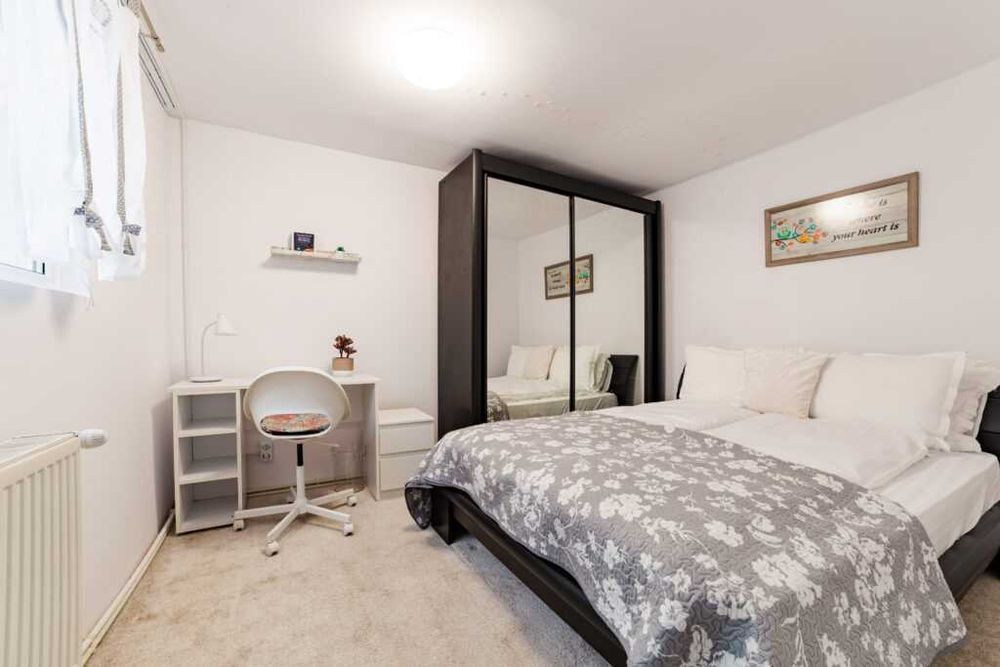 Inchiriez locatie cu 5 apartamente in centru istoric Brasov