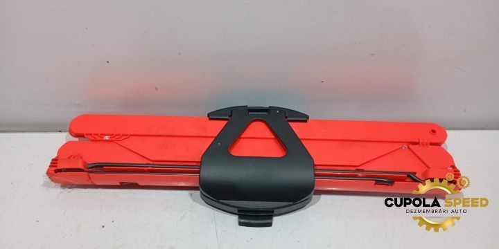 Triunghi reflectorizant A2048900197 Mercedes-Benz C-Class W204/S204 [