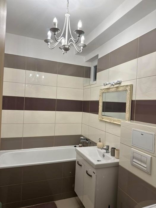 Inchiriez apartament 2 camere, bloc nou cu loc de parcare zona Lipovei