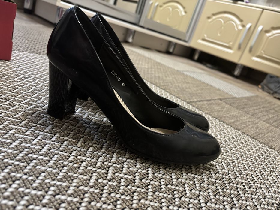 Женская обувь в отличном состоянии