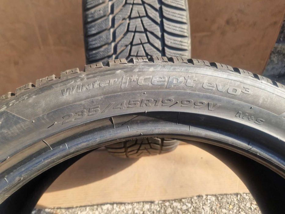 2 Hankook R19 235/45
Зимни гуми 
DOT3420