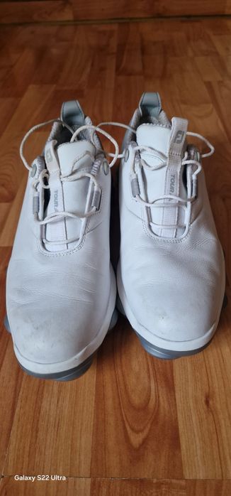 Vand adidasi din piele