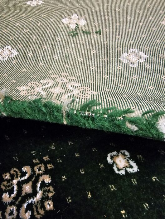 Продам ковёр новый