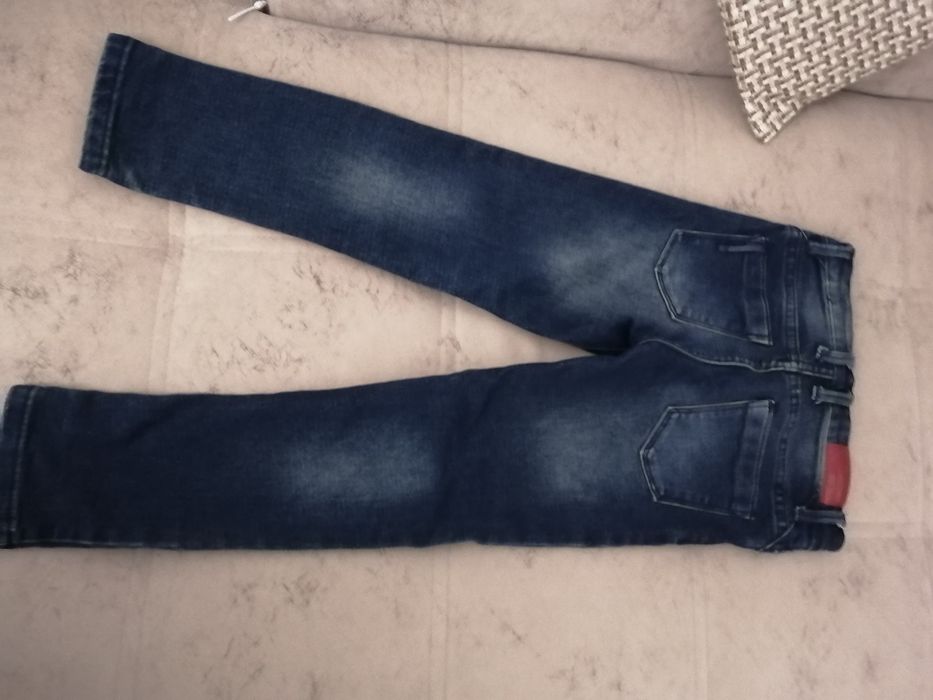 Продам джинсы размер 6-7 лет