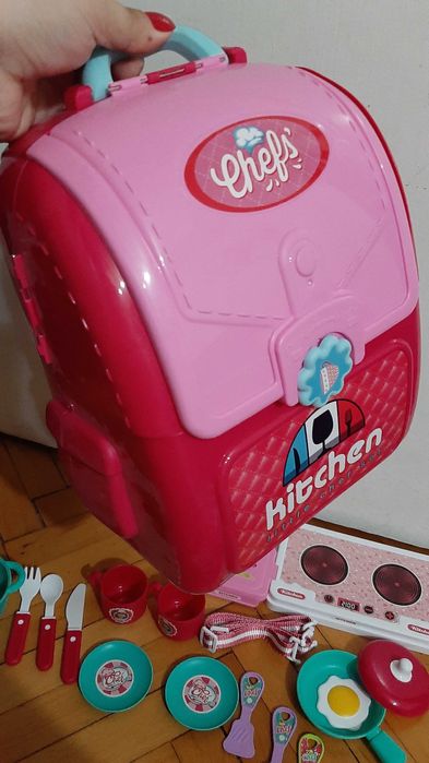 Розова детска мини кухня в куфарче, 30 части