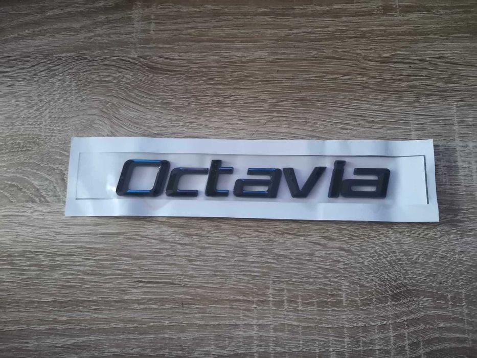 Skoda Octavia черен надпис стар стил