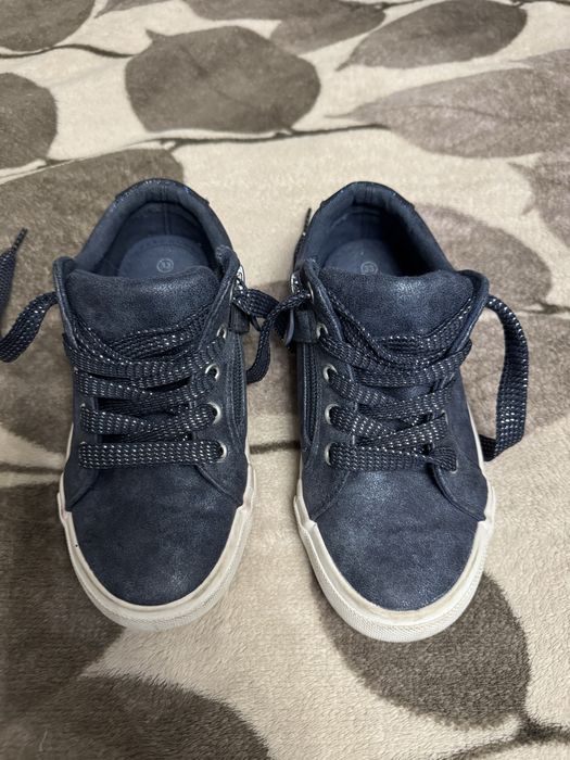 Кроссовки для девочки 32 размера