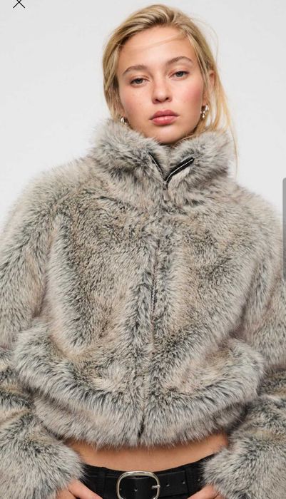 Яке от пухкава материя stradivarius