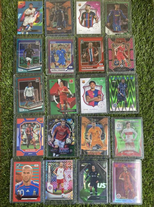 Номерирани колекционерски карти от различни серии