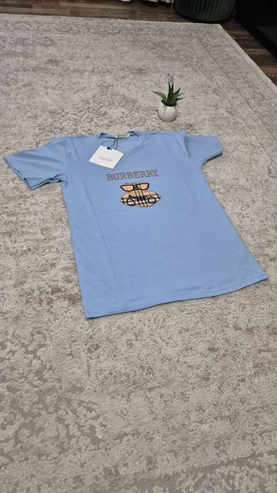 Tricou albastru deschis perfect pentru orice style