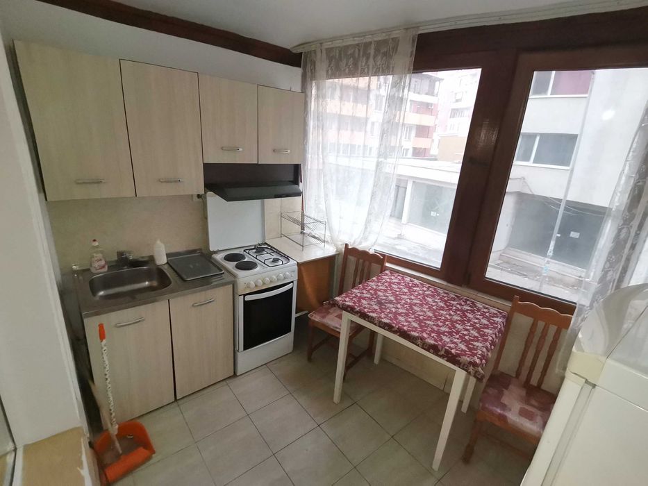 Дава се под наем Двустаен апартамент в Бургас, Меден рудник - зона А - 64 кв.м за 102 € - Снимка #5