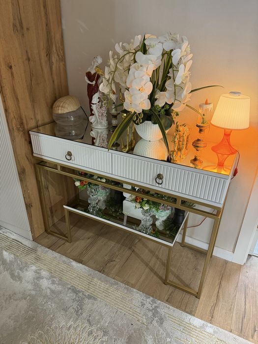 Продам Консоль мебель