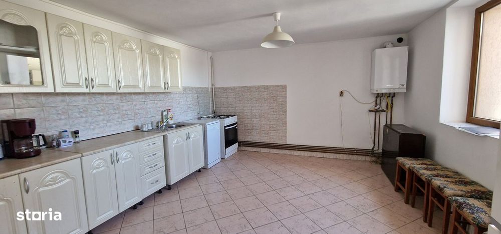 Casa 210 mp, tip duplex, 300 mp curte libera, zona Trei Stejari